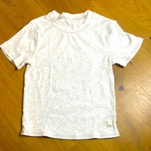 Women Vuori crop tee.